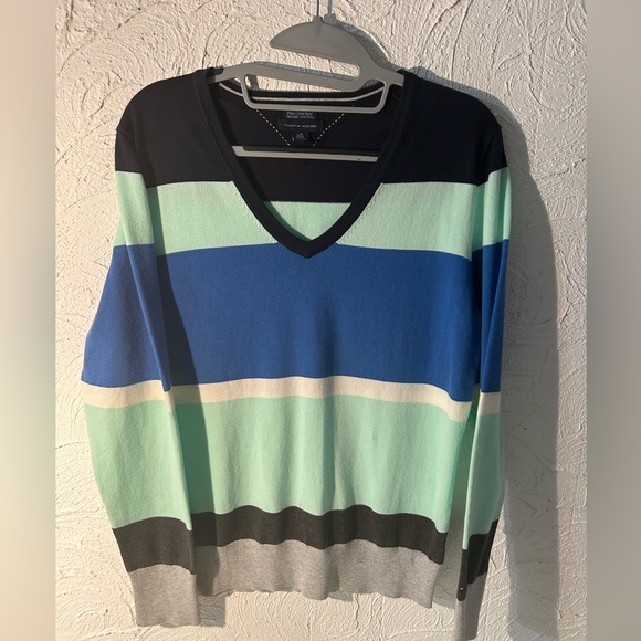 Tommy Hilfiger Women’s V-Neck Striped Jumper/Sweater - Picture 1 of 4